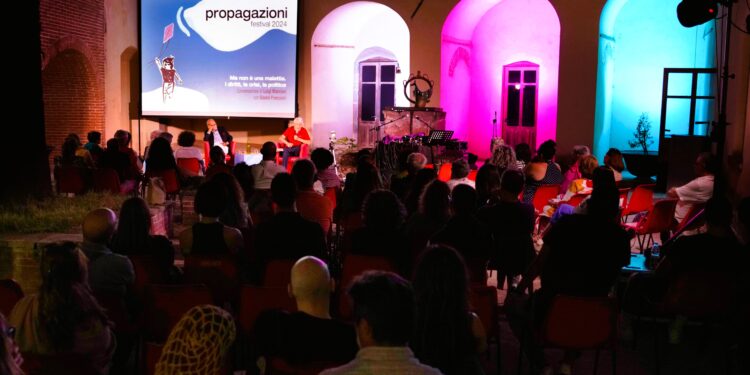 Propagazioni Festival, dal 19 agosto nell’Oristanese cinque giorni per parlare di diritti, libri, ambiente e Sardegna. Tra gli ospiti Claudio Pagliara, Beppe Caccia, Monica Perosino, Cristina Nadotti