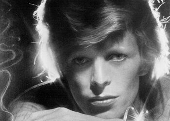 ‘David Bowie made me gay: 100 anni di musica queer’, il libro di Darryl W. Bullock sbarca a Sassari per Fino a Leggermi Matto