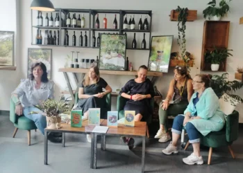 La magia delle storie, l’amicizia e i legami tra nonni e nipoti nell’incontro di Annamaria Prassler, Enne Koens e Moni Nilsson al festival Tuttestorie
