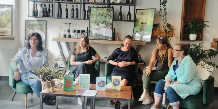La magia delle storie, l’amicizia e i legami tra nonni e nipoti nell’incontro di Annamaria Prassler, Enne Koens e Moni Nilsson al festival Tuttestorie
