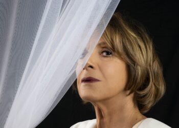 Viaggio nei labirinti della mente e del cuore con la Stagione di prosa, danza e circo firmata CeDAC al Massimo di Cagliari da ottobre a maggio